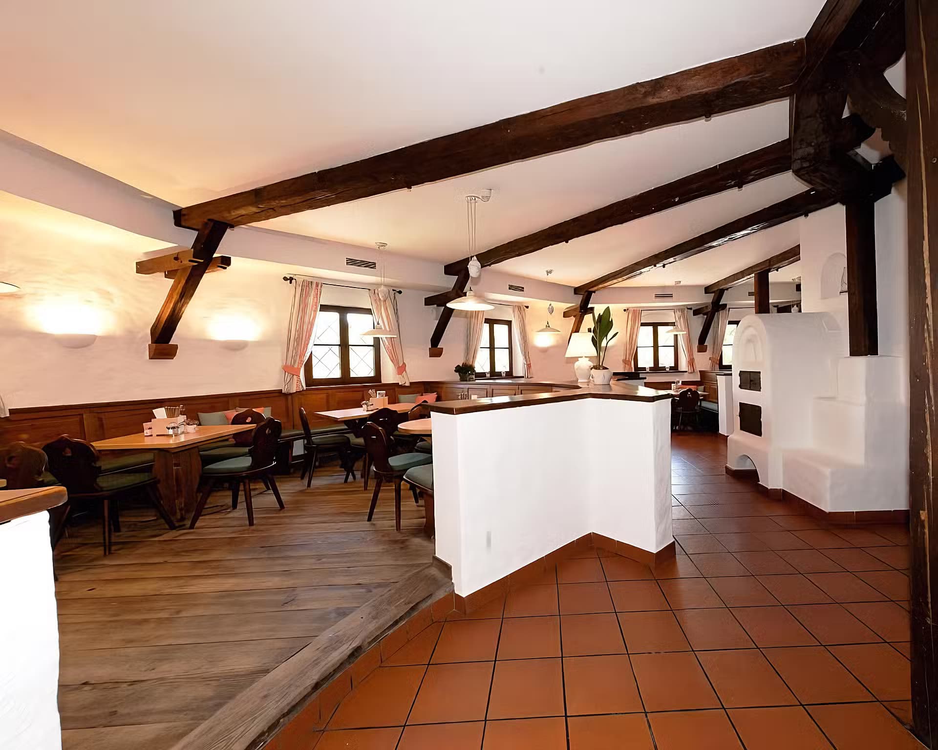 Restaurant area at Der Jägerwirt for business dinners