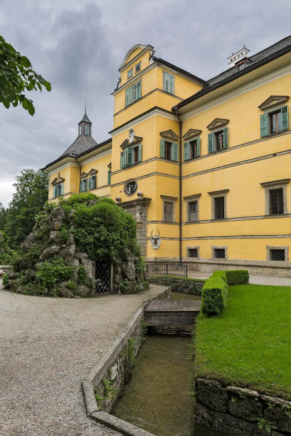 Hellbrunn Palace – 15 minutes away